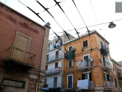 Si arriva poi in via Bovio...
